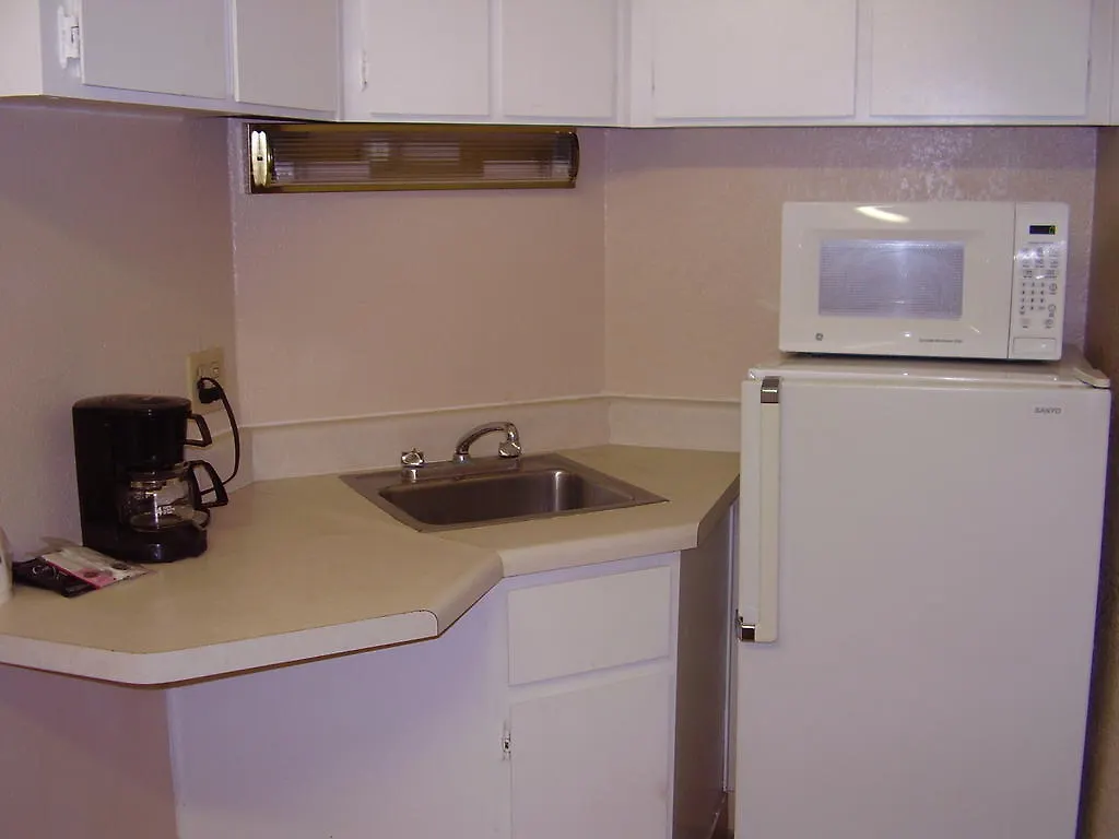 Vacation Inn Phoenix 2*,