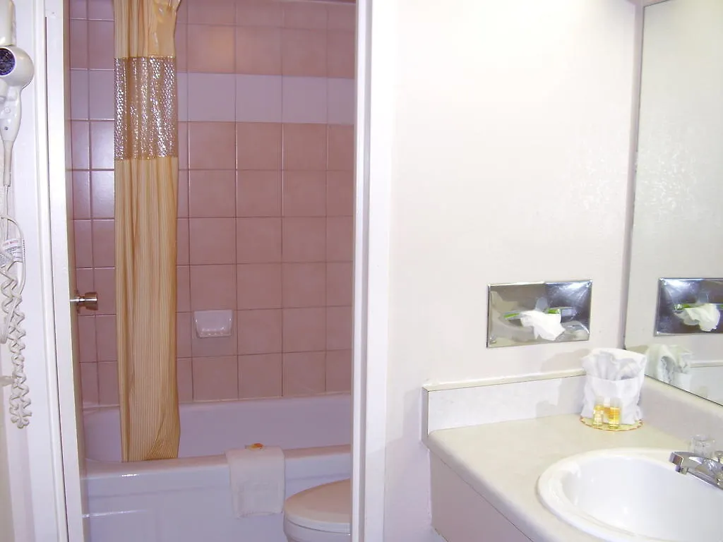 Vacation Inn Phoenix Hotel