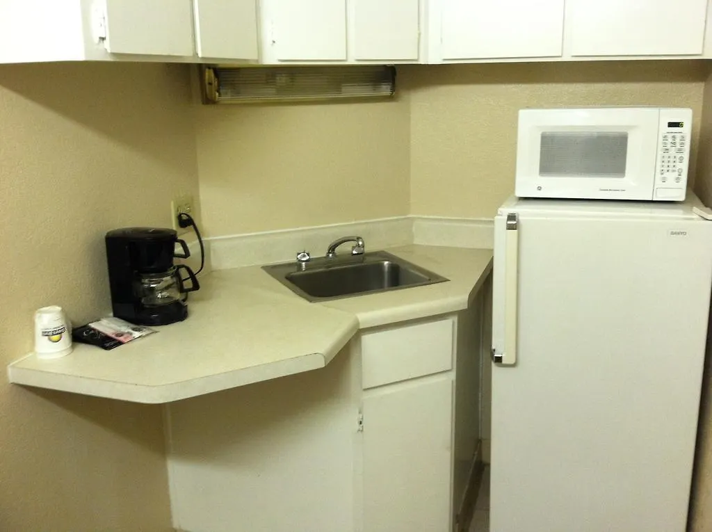 Vacation Inn Phoenix Hotel